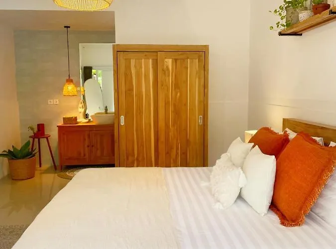 2 Bedroom Kuncara With Private Pool 別荘 チャングー